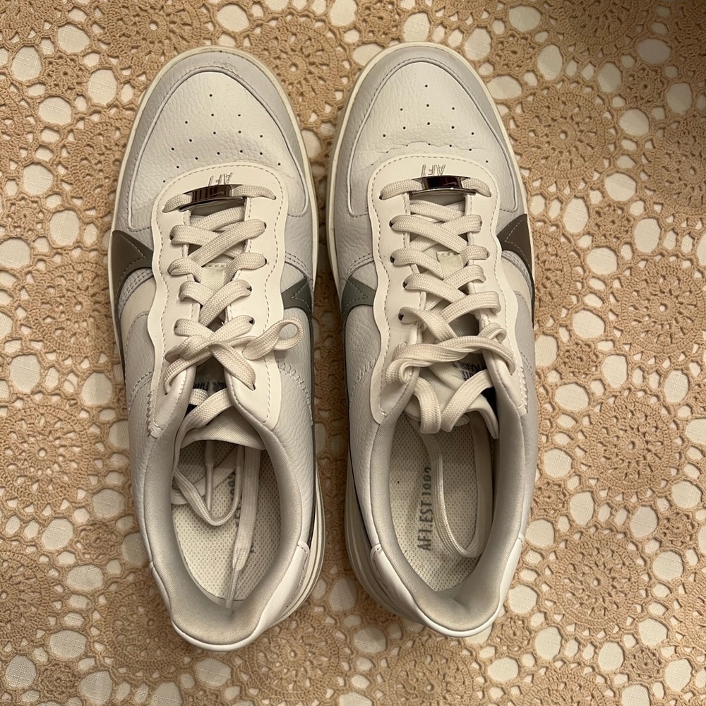 Nike Women’s Air Force 1